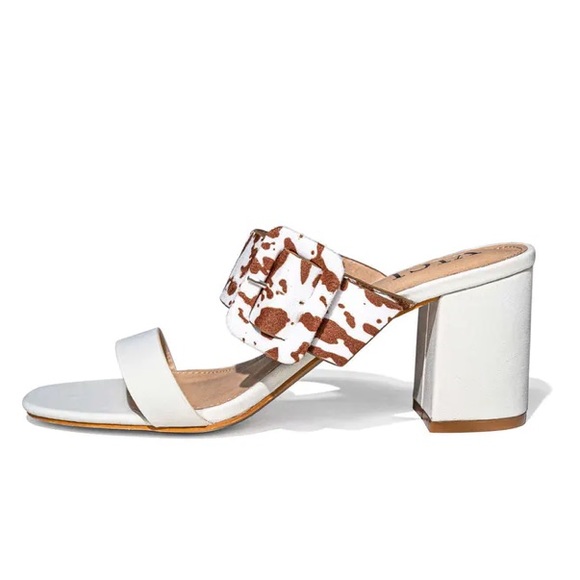 NEW heeled sandals from Vici - Picture 2 of 12